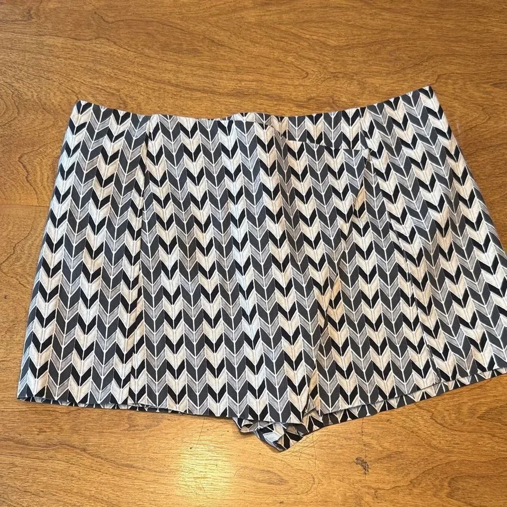Topshop Black and White Chevron High Waist Skort